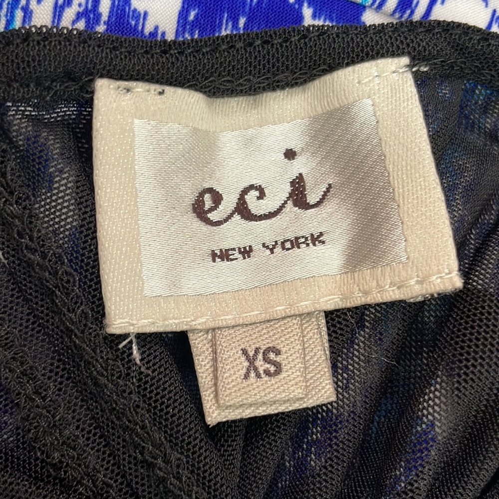 Small ECI ๐ Unique Dress - Picture 5 of 5